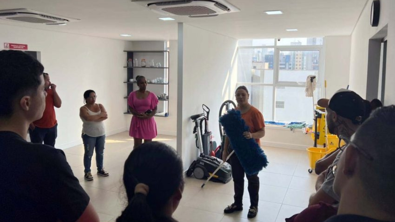 No dia 08/03, das 09h às 14h, acontece o treinamento em Técnicas de Limpeza Profissional – Foto: Divulgação/CECAF
